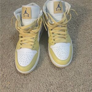 Jordan 1 MID slightly worn